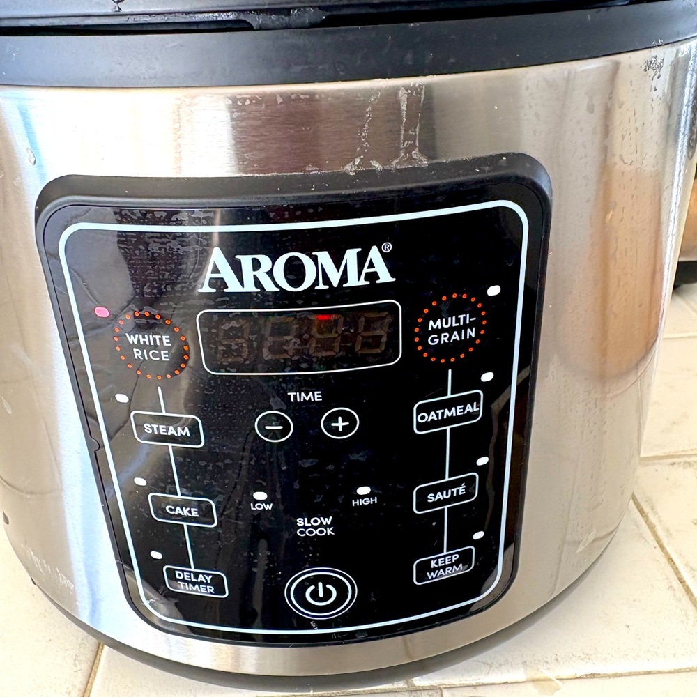 AROMA rice cooker